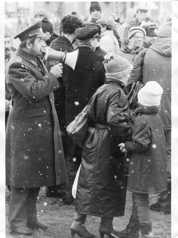 Подполковник Голобородько просит разойтись