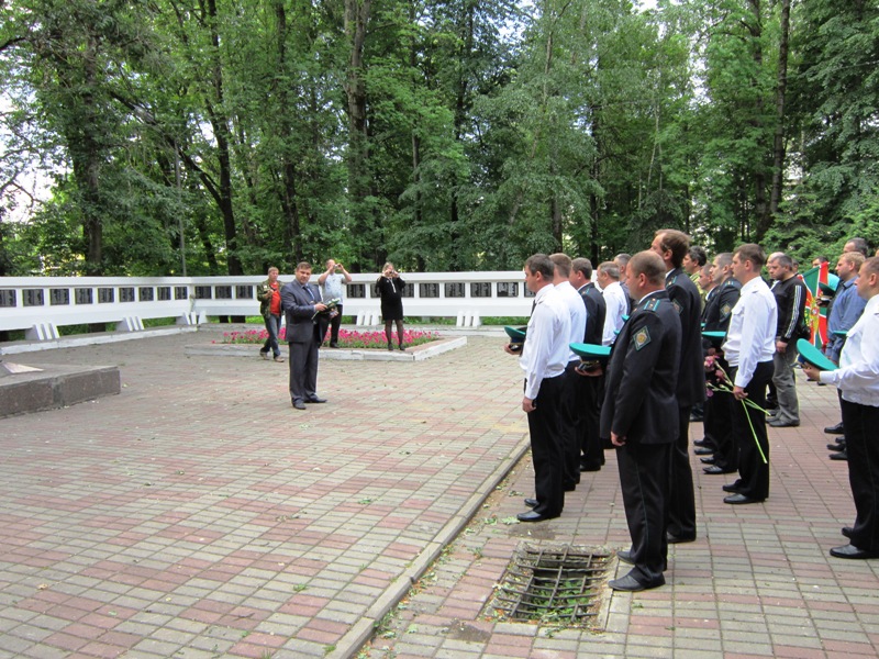 Митинг. Выступает И.А. Новиков.